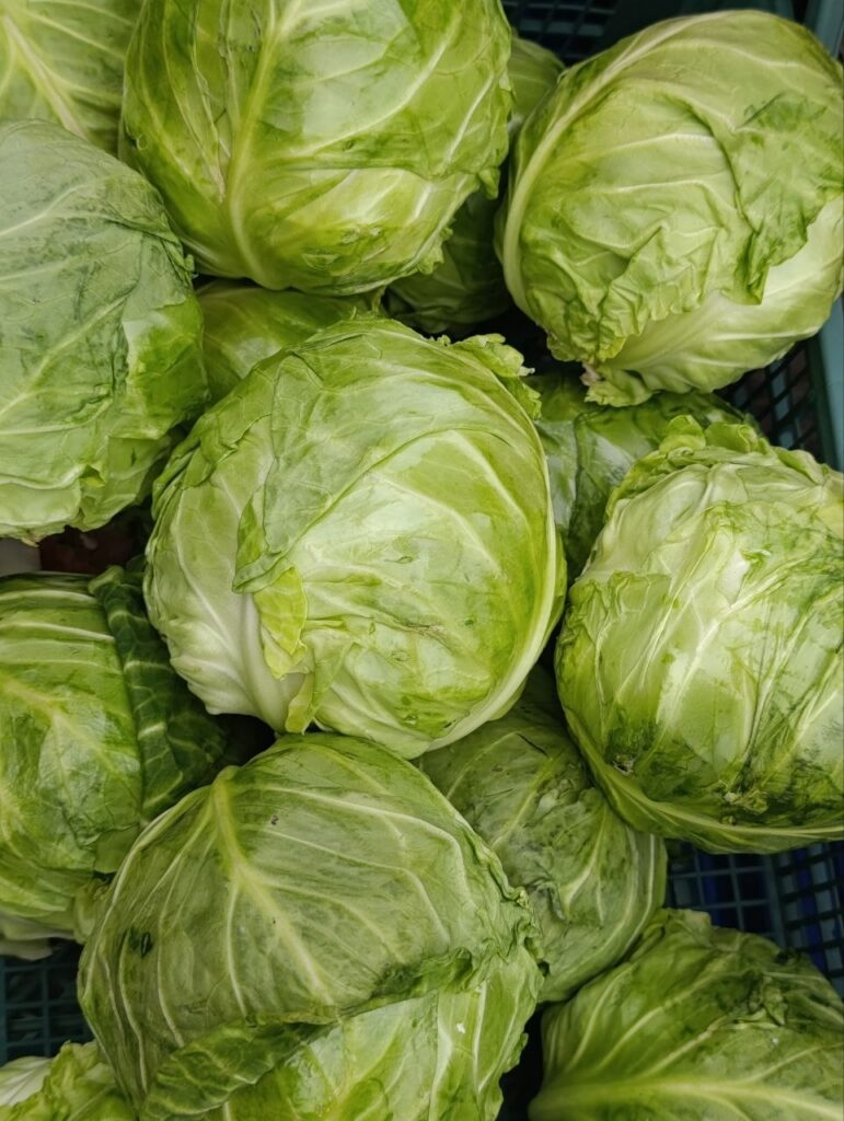 Скільки коштують перші закарпатські вітаміни з городів